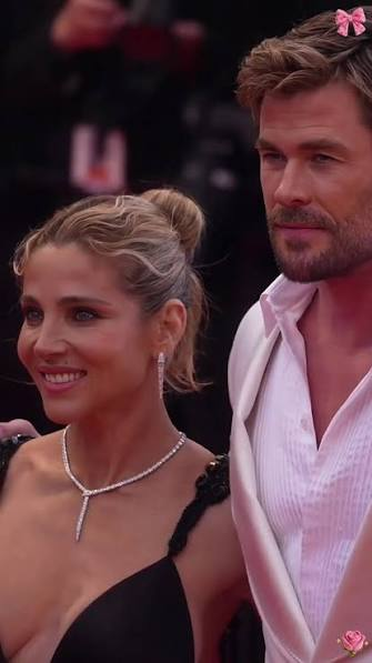 MufaddalAtif's tweet photo. Chris Hemsworth ❤️

            2013: In love                            2026: Still in love https://t.co/ufv3yrbAM7