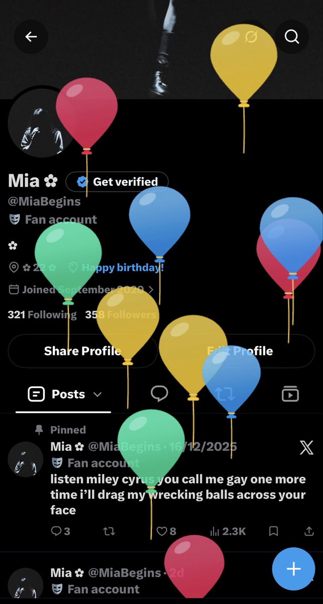 MiaBegins's tweet photo. first birthday without my mum but at least i’ve got balloons 🧡 https://t.co/RlZhHScVr9