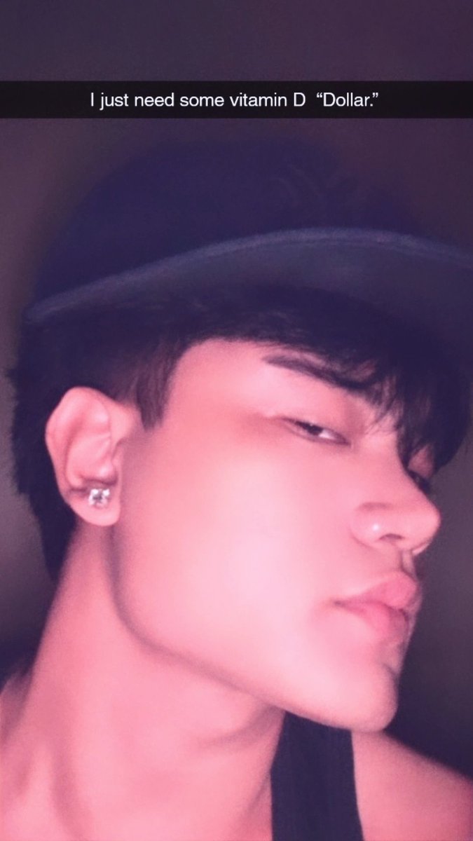 wolfiedava's tweet photo. I love my side profile https://t.co/OoeilS87Em