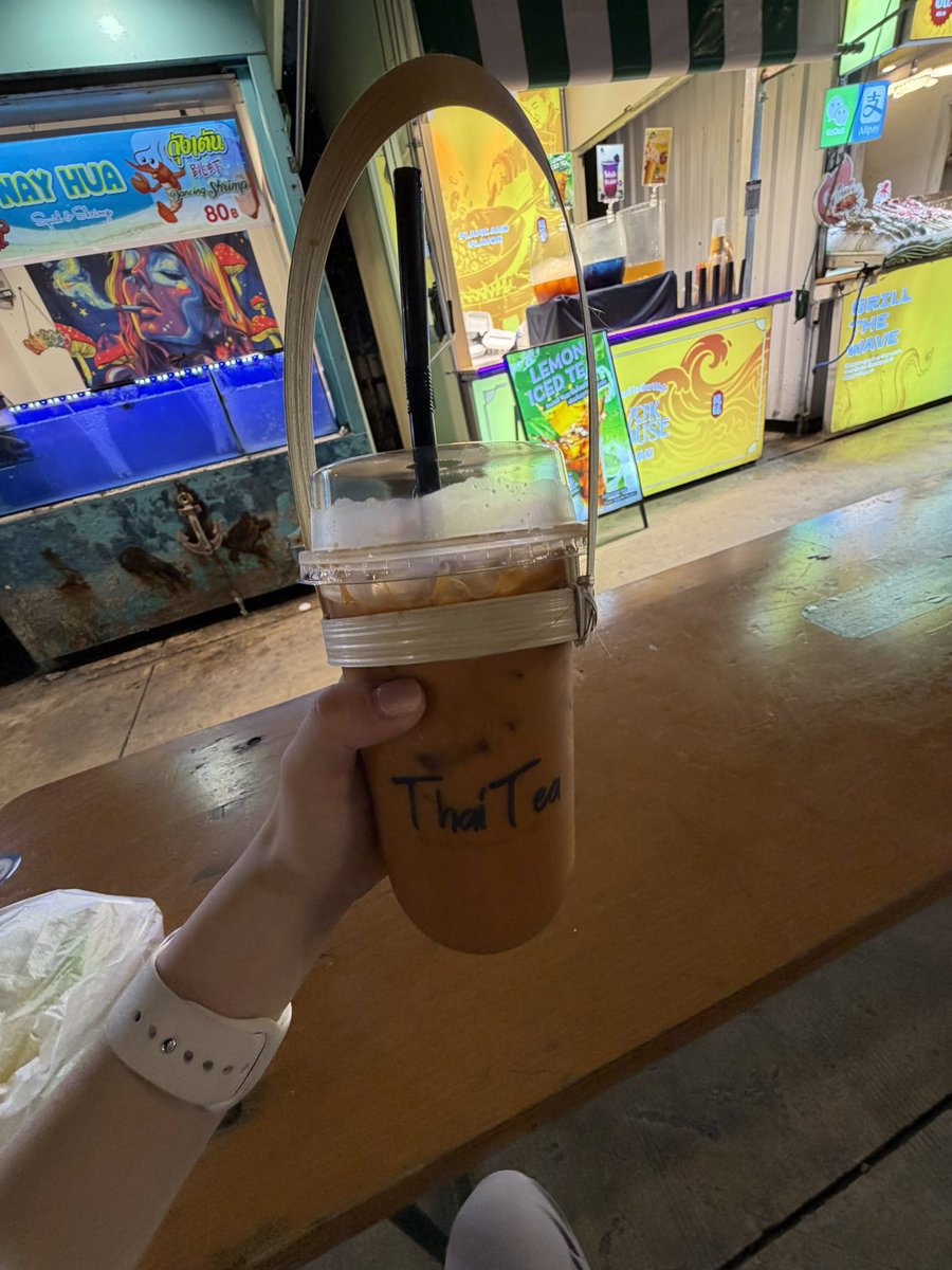 sleeping_nene's tweet photo. 8/9(日)〜8/16(日)までタイ バンコクにいます🇹🇭
マッサージスクールに通うことが1番の目的なのでなかなか観光地回る時間がない💦
寺院や🐘 さん乗りたかったー
ターミナル21とJODD FAIRSには行けました✔︎
タイフード美味しい🥭☕️ https://t.co/ODLTehoe2h