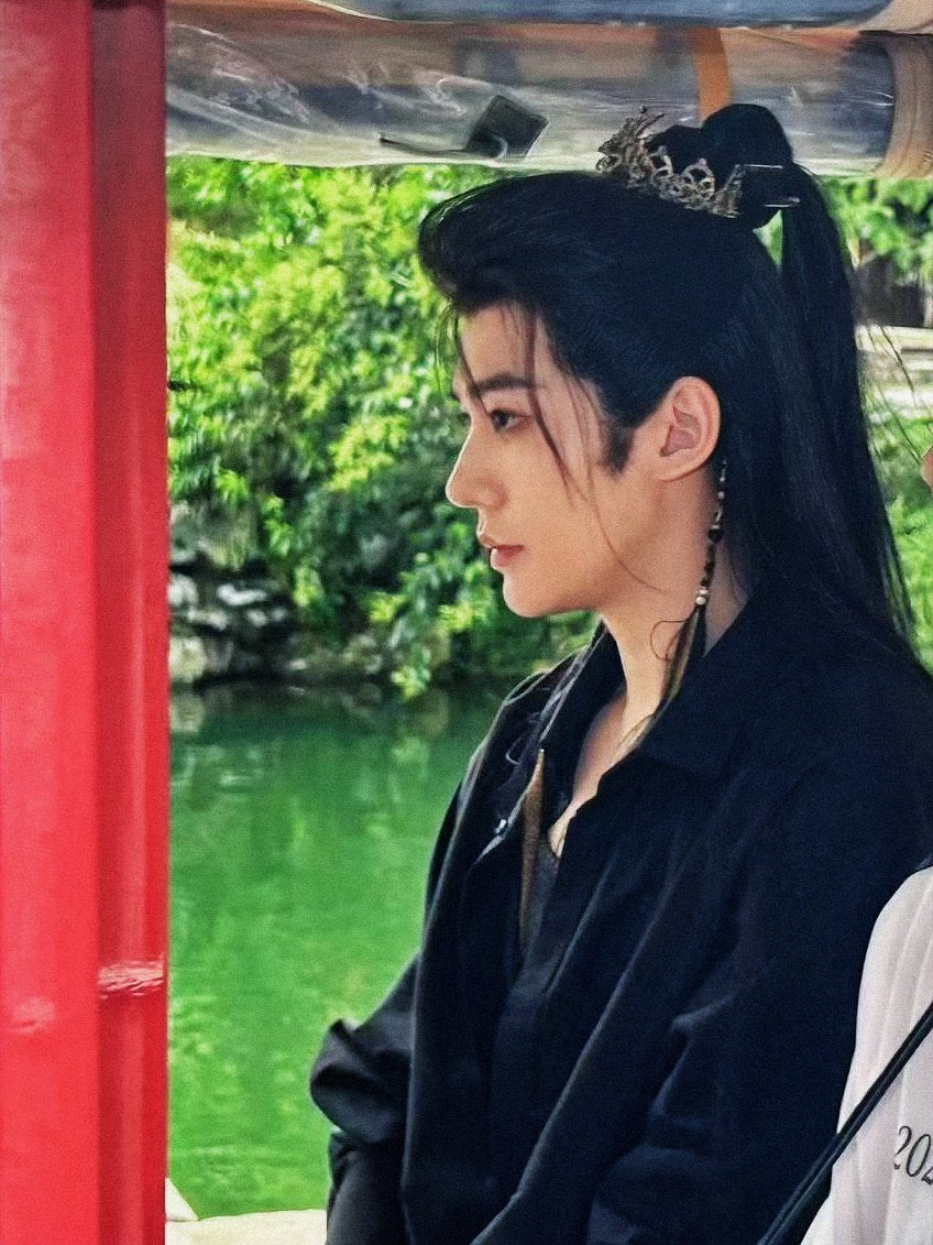 Remedy_WeiD's tweet photo. Would it be too greedy to hope for Reuters of him in his costume today 🥹

#DengWei #邓为 
#BaiYaoPu #百妖谱 https://t.co/L46yQeFVRy