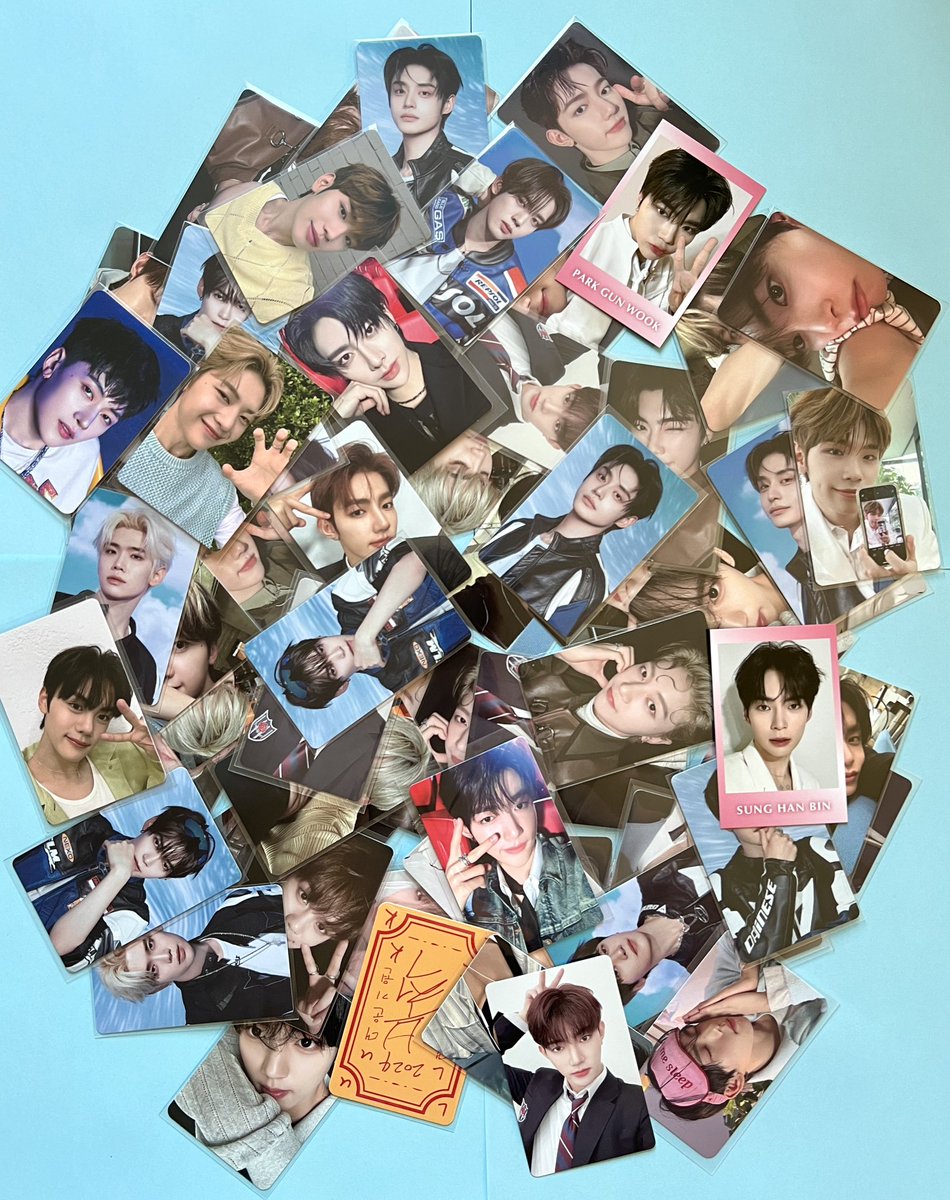 fanalidei's tweet photo. hi zeroses~ 🩵🌹

#KCONLA2026 freebies: 70+ official ZB1 pcs (OT9 era)

🩵 Aug 15 (day 2) @ convention + haobin meetup
🩵 pcs will be given lucky draw style, first come first serve

find me by my zeroni backpack! 🫶

#zerobaseone #zb1 #kcon #kconla https://t.co/gOSPDmvaln
