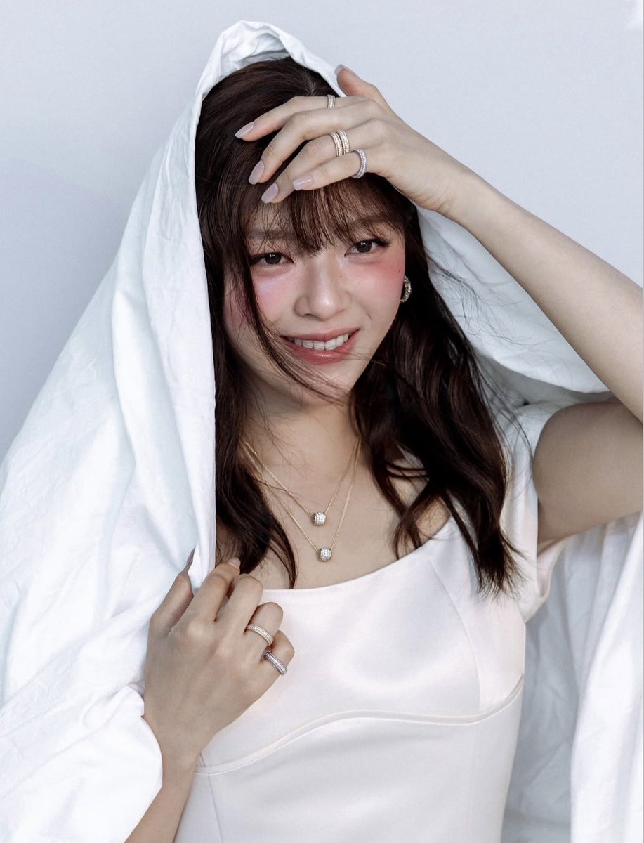 twnz_jsr's tweet photo. 早速Tiffany💍💚
もうなんかジョンヨンちゃんの供給が一気に爆発的に増えそうで嬉しいんだけどオタク😭🥹💘
そうなんだよ、彼女はもっと世界中で認知されていろんなところで輝きを放つべき人なんだよ！！！
とにかく仕事量も増えるだろうから彼女の健康を私はひたすら祈る! https://t.co/218HZqiZrF