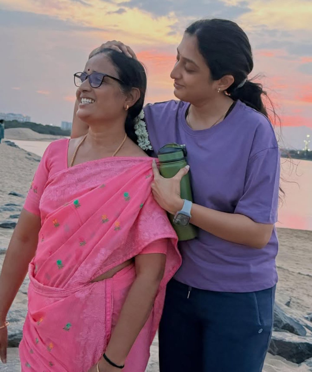 favgirlzz_143's tweet photo. Amma ponnu evala sapdrathune terla rendum nalla paluthu poi irukalunga😋😘Ponna kalyanam katikitu maamiyara avaluku sakkalathiya vachi alagu pakanum❤️ rendu peraiyum potti pottu oath edukanum😋😋🤤 https://t.co/OYkQMlKeCx
