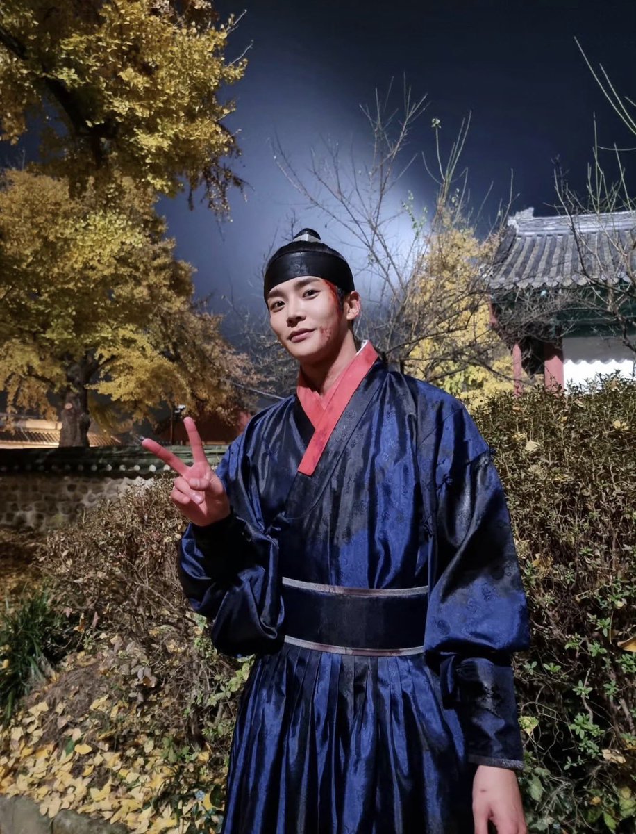 dolgolaeui's tweet photo. Rowoon #kimseokwoo #Rowoon #roming #extraordinaryyou #tomorrow #destinedwithyou #shewouldneverknow #themurkystream #TheKingsAffection #SF9 #로운 #김로운 #에스에프나인 #김석우 #ロウン You can also follow Rowoon’s IG account - ewsbdi (look for blue check mark) ©️ rowoon_cine https://t.co/F4nl4laoIr