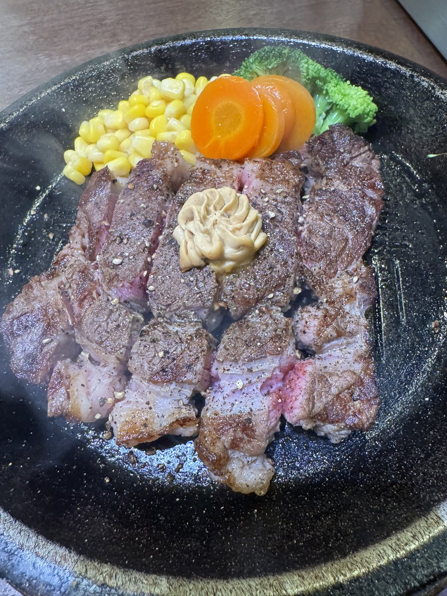 kow_1's tweet photo. 今日、いきなりステーキが食べたくなったんだ🥩 https://t.co/ZixMURJIW4
