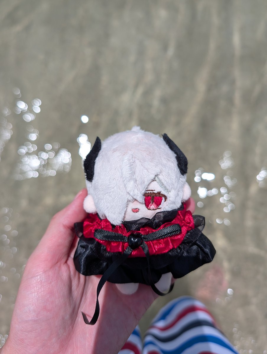 shimulug's tweet photo. #ガランドウ煮ル
海へ行ってきたよ https://t.co/1Ro4jYKqmA