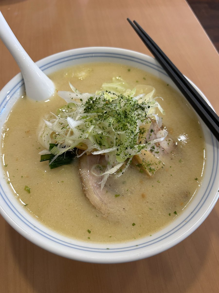 KOSEYAN1's tweet photo. 今日は台風の大雨が降る前にさっさと撤収🌀
味よしの辛味噌らーめん食べて帰ります🍜
涼しくて良いキャンプでした🏕️ https://t.co/78sHBCfrz0