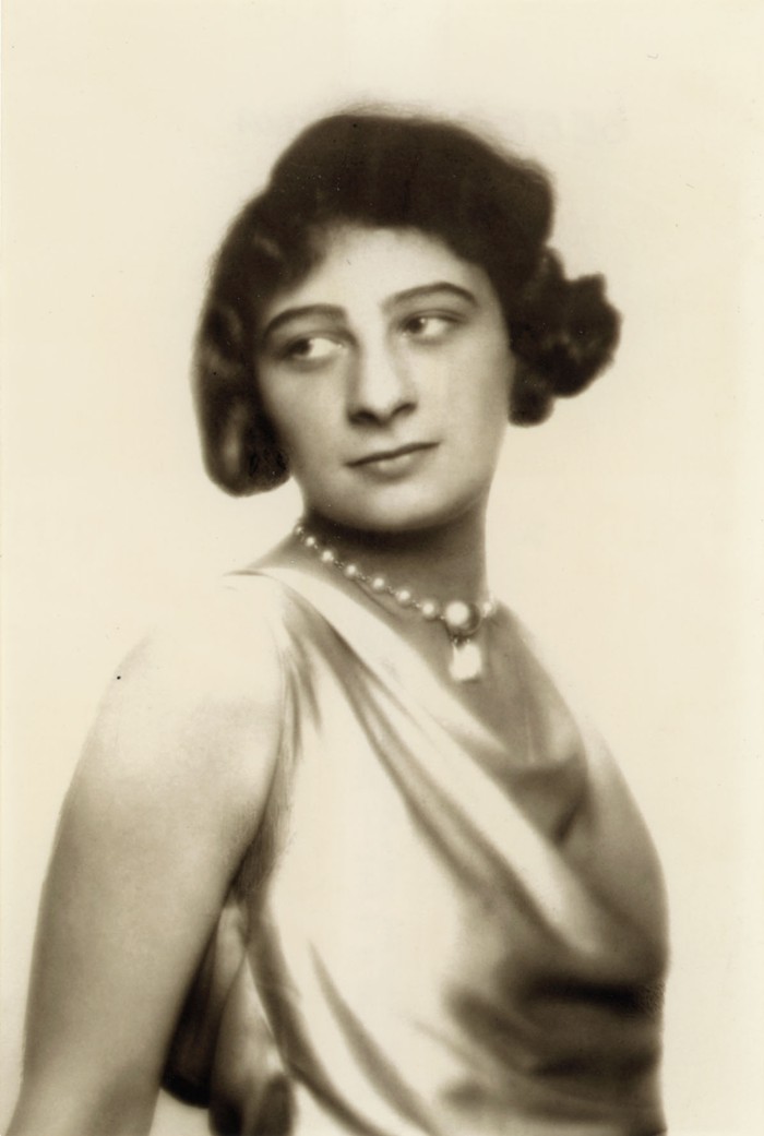 AuschwitzMuseum's tweet photo. 11 August 1909 | A Czech Jewish woman, Anna Beerová, was born. An architect.

She was deported to #Auschwitz from #Theresienstadt Ghetto on 16 October 1944. She left the camp in the Death March. She perished in Bergen-Belsen in April 1945. https://t.co/dt7fYtWKBp