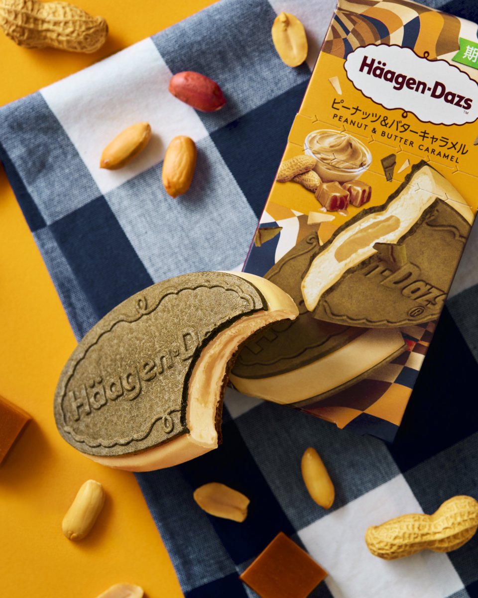 Haagen_Dazs_JP's tweet photo. ✦ 8/18(火)期間限定で新発売 ✦
クリスピーサンド『ピーナッツ＆バターキャラメル』

甘じょっぱく香ばしいピーナッツバターと
コク深く濃厚な甘さのバターキャラメルの組み合わせが
やみつきになるおいしさです🍨

サクサク食感のウエハースとともにお楽しみください✨
#ハーゲンダッツ新作 https://t.co/Fk12vnUkbe