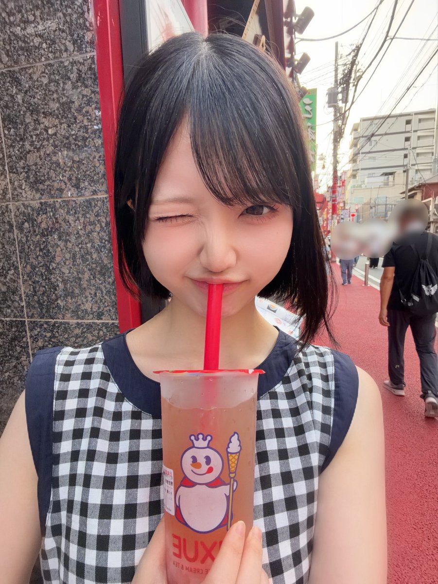 saki_KLM0819's tweet photo. 音楽聴きながらメイクする時間好きなんだよね。
みんなの好きな曲教えて欲しいな！聴くね。
私は今 相対性理論ｻﾝを聴いているよ。

 #カワラボメイツ  #曽川咲葵 https://t.co/wa6INKvM6a