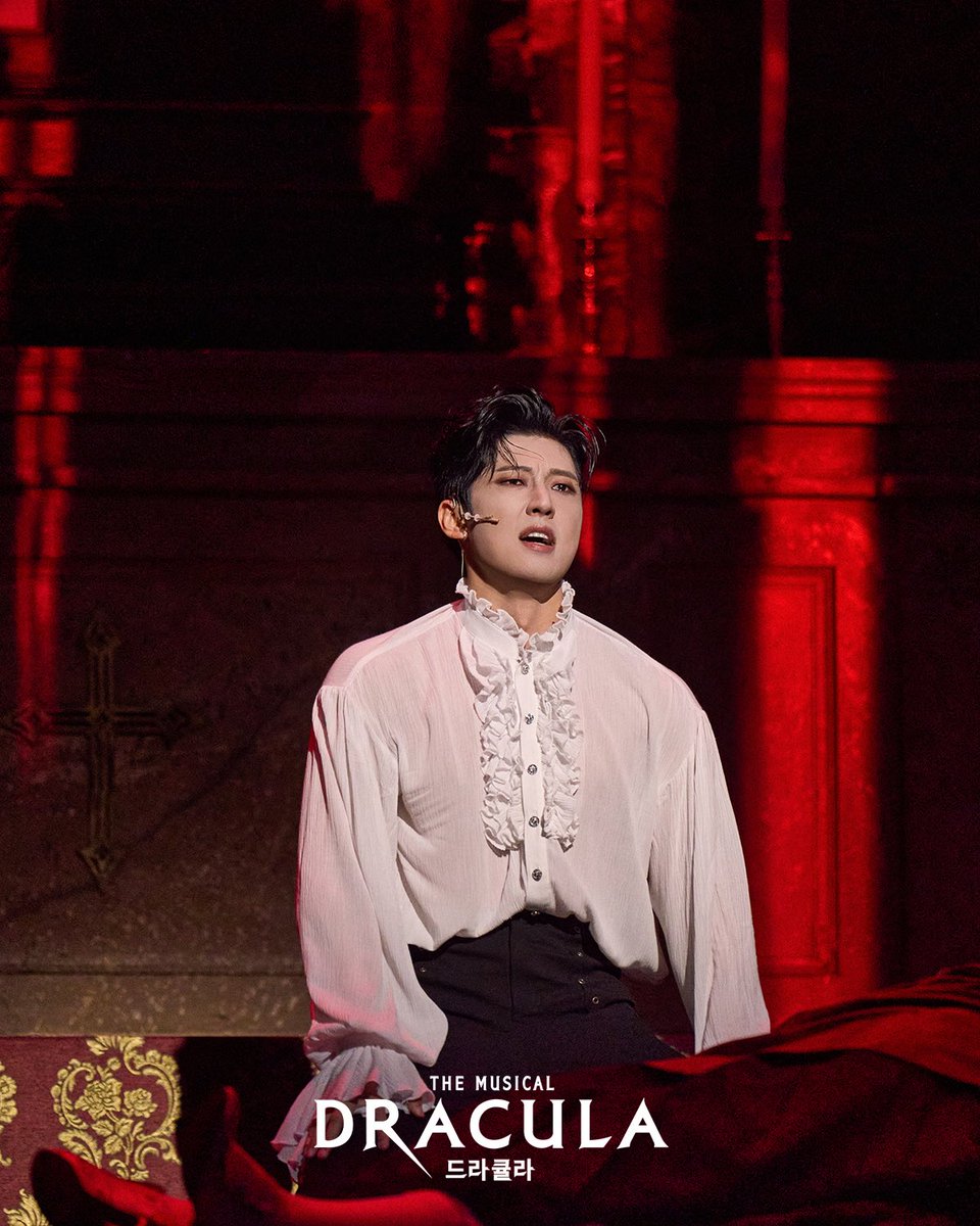 od_musical's tweet photo. #뮤지컬 #드라큘라

드라마틱한 선율로 완성되는
거부할 수 없는 매혹의 대서사시

시간과 운명을 거슬러 다시 마주한 순간
강렬한 사랑이 다시 시작된다!

심장을 멈추고 선택한 운명적인 사랑
𝐃𝐑𝐀𝐂𝐔𝐋𝐀 : 𝐓𝐡𝐞 𝐌𝐮𝐬𝐢𝐜𝐚𝐥

#NowPlaying
#LG아트센터서울LGSIGNATURE홀 https://t.co/fTOCJGs8co