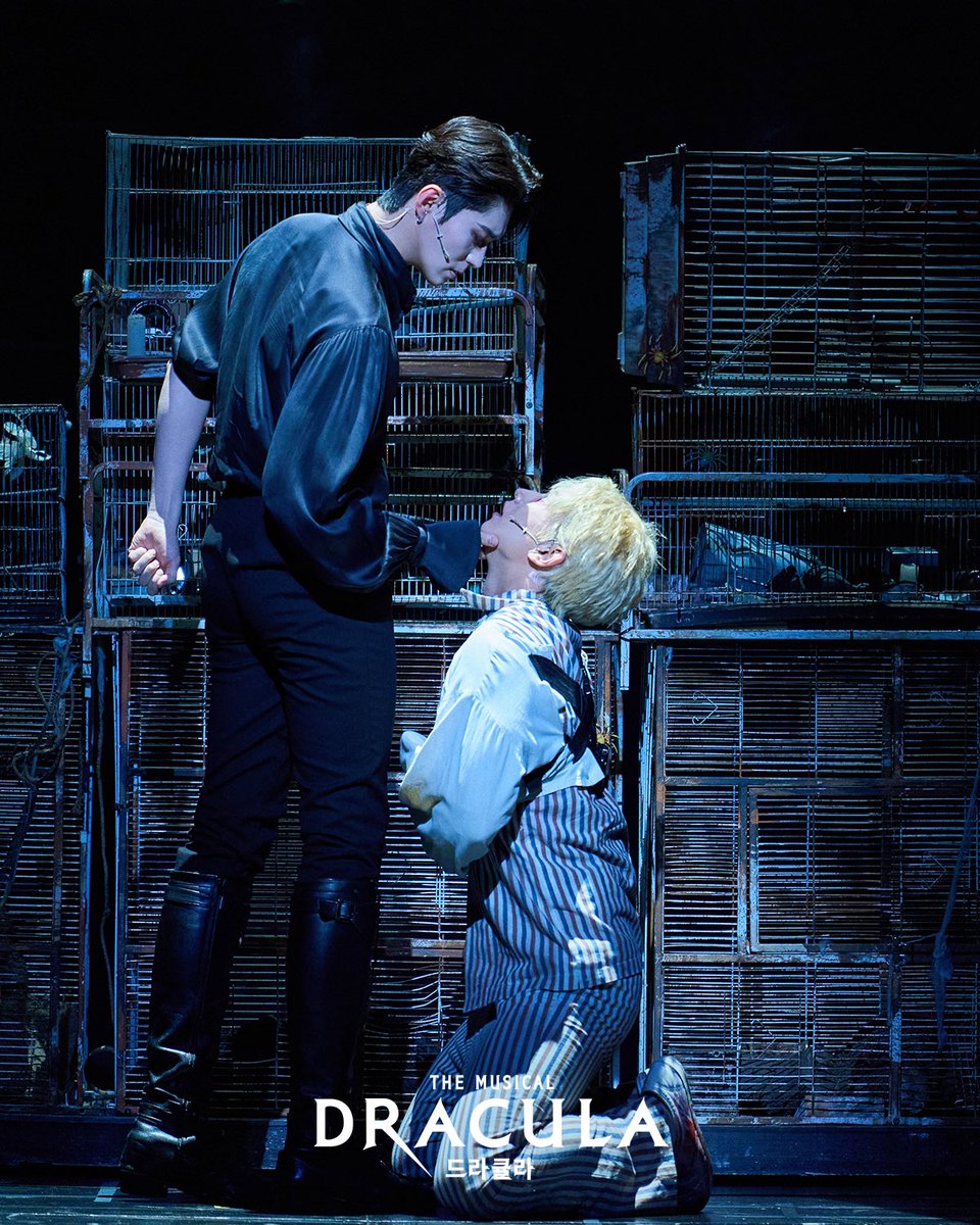 od_musical's tweet photo. #뮤지컬 #드라큘라

드라마틱한 선율로 완성되는
거부할 수 없는 매혹의 대서사시

시간과 운명을 거슬러 다시 마주한 순간
강렬한 사랑이 다시 시작된다!

심장을 멈추고 선택한 운명적인 사랑
𝐃𝐑𝐀𝐂𝐔𝐋𝐀 : 𝐓𝐡𝐞 𝐌𝐮𝐬𝐢𝐜𝐚𝐥

#NowPlaying
#LG아트센터서울LGSIGNATURE홀 https://t.co/fTOCJGs8co