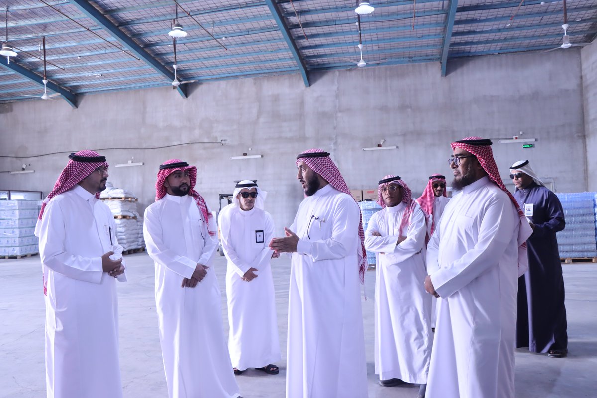 Birhakamia's tweet photo. استقبلت جمعية البر الخيرية بالحكامية اليوم سعادة رئيس بلدية المضايا المهندس عبدالله بن مطمي جار الله شريفي في زيارة اطّلع خلالها على مرافق الجمعية وأنشطتها المتنوعة.
الزيارة تأتي تأكيداً على الشراكة المستمرة بين البلدية والقطاع الخيري في خدمة أبناء المنطقة

#زيارة_رئيس_بلدية_المضايا
#بر_الحكامية_عطاء_مستمر