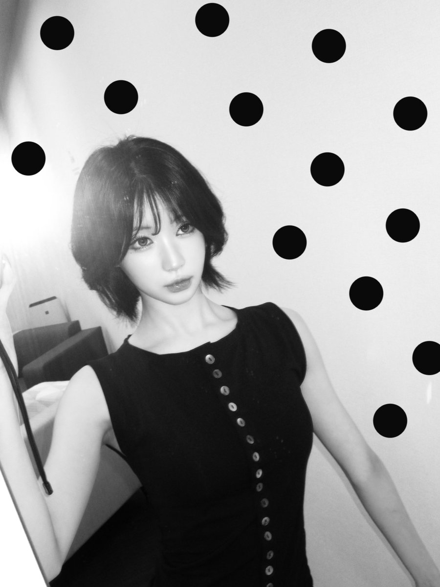 asjaenami's tweet photo. ♡  𝖨  𝖺𝗆   𝗇𝗈𝗍   𝗍𝗋𝗒𝗂𝗇𝗀   𝗍𝗈  𝗀𝗂𝗏𝖾   𝖺𝗇  𝗂𝗆𝖺𝗀𝖾   𝗈𝖿   𝖺 𝖿𝖺𝗂𝗋𝗒-𝗍𝖺𝗅𝖾,  𝗉𝖾𝗋𝖿𝖾𝖼𝗍  𝗈𝗋  𝖾𝗏𝖾𝗋𝗒𝗍𝗁𝗂𝗇𝗀 𝖾𝗅𝗌𝖾,   𝖨  𝖺𝗆   𝗃𝗎𝗌𝗍   𝖻𝖾𝗂𝗇𝗀   𝗆𝗒𝗌𝖾𝗅𝖿  !! https://t.co/np0e8XBJoM