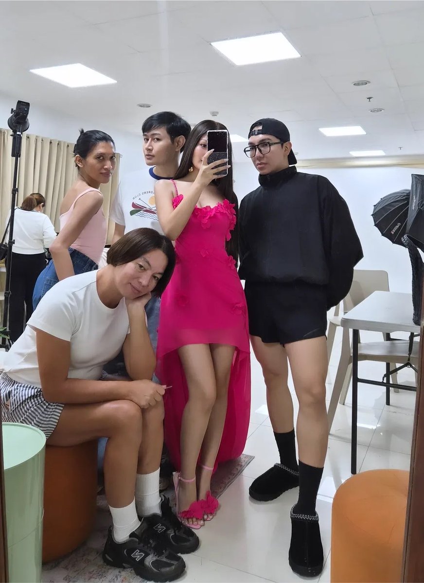 salvanyyy's tweet photo. ready na siya! anong ganap kaya 'to ☺️ https://t.co/BMVppG3dzG
