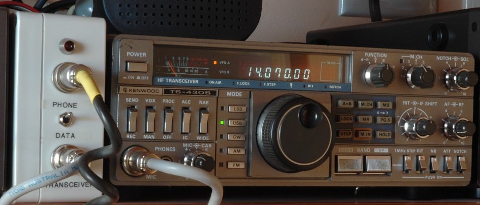 vk6ysf97230's tweet photo. Radio to PC interface

The PTT switching circuit is triggered from the PC’s 9-pin COM port and uses a 2N25 optocoupler for electrical isolation.

Still in use after 20 years.

Details: https://t.co/rOwNzM2NBy

#digitalmodes #hamnotes #js8 #winlink #EmComm #offgrid https://t.co/ibCix93bc7