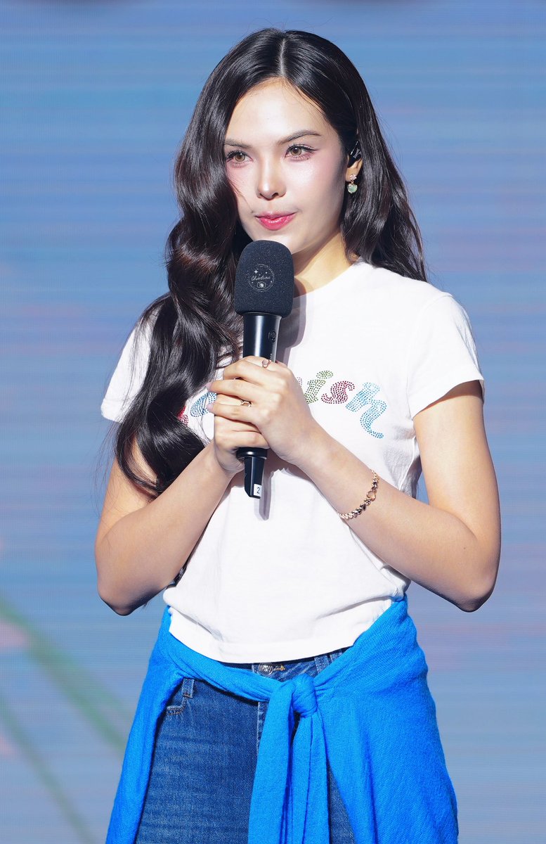 Charlene12451's tweet photo. That soft Korean charm. 

1ST FM KOREA LMSY
#LMSY2026FANMEETINGINKOREA
#LMSY #ลูกหมีซอนญ่า
#SonyaSaranphat https://t.co/omrHIpU3o5