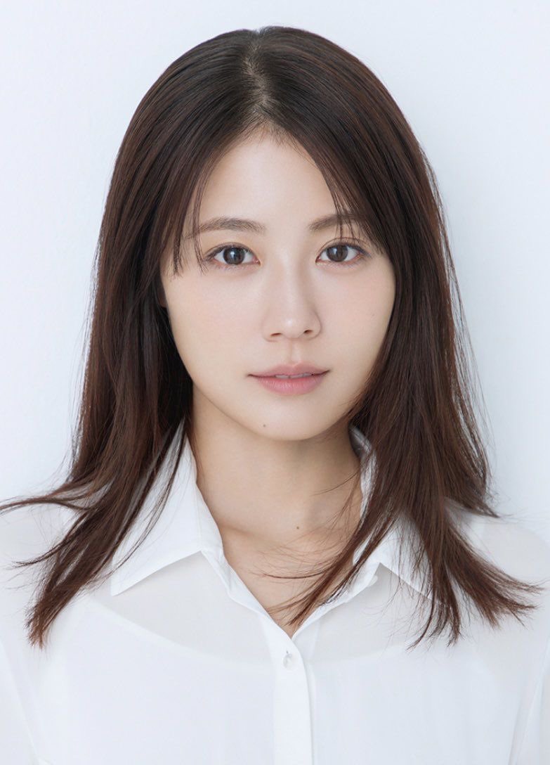 b_rinnatural's tweet photo. わかる。顔濃い人のメイクってもはや塗り絵。元ある顔立ちに少し色足してるだけ。有村架純とかまさにそう。 https://t.co/GJiUdgOLIY