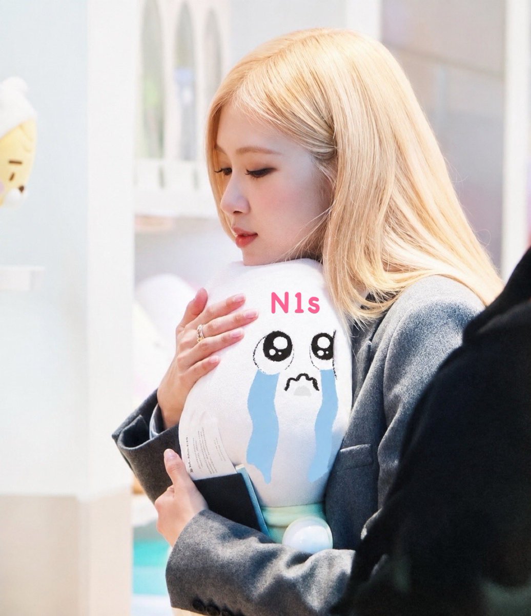 MuPooklook's tweet photo. WE LOVE YOU, ROSIE 🩷

@numberoneHQ #ROSÉ #로제 https://t.co/EYyqHpCq8t