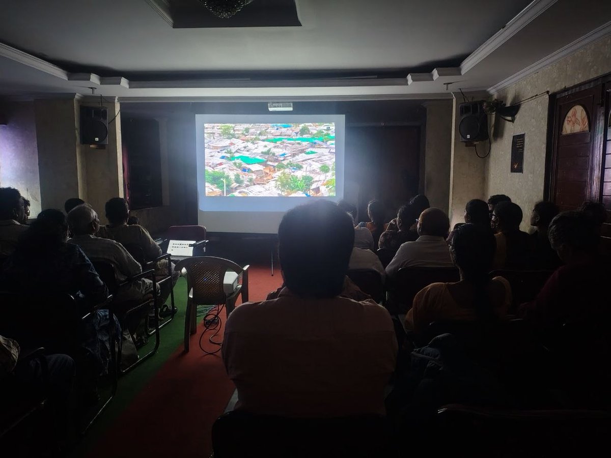 VizagCinephiles's tweet photo. Short Film Festival “Cinema for Change” Held in Visakhapatnam

Vizag Cinephiles, Manchi Cinema, Mundadugu (Kolkata), and Traveling Kolkata People’s Film Festival jointly organised a short film festival titled “Good Cinema for Change” in Visakhapatnam on Saturday, August 8. 

1/ https://t.co/fKAOTzMRqC