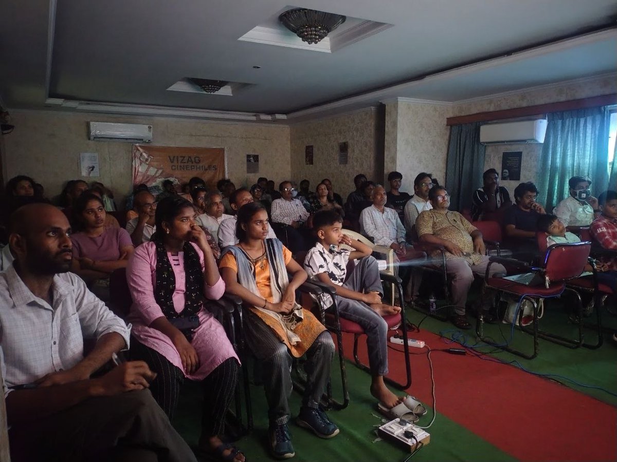 VizagCinephiles's tweet photo. Short Film Festival “Cinema for Change” Held in Visakhapatnam

Vizag Cinephiles, Manchi Cinema, Mundadugu (Kolkata), and Traveling Kolkata People’s Film Festival jointly organised a short film festival titled “Good Cinema for Change” in Visakhapatnam on Saturday, August 8. 

1/ https://t.co/fKAOTzMRqC