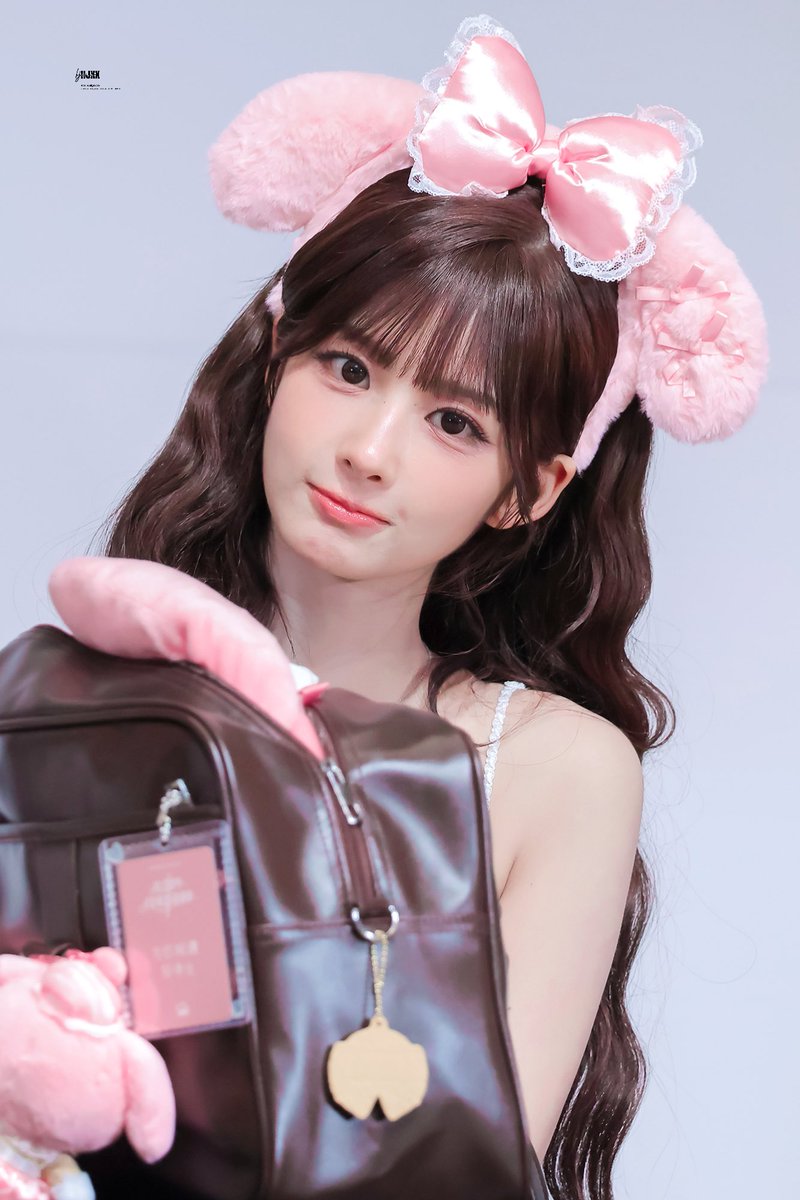 hjxx1111's tweet photo. 260806  ໒꒰ྀི ˶ᵔ ᵕ ᵔ˶ ꒱ྀི১

#설윤 #SULLYOON #NMIXX #엔믹스 https://t.co/o1vq8DX62z