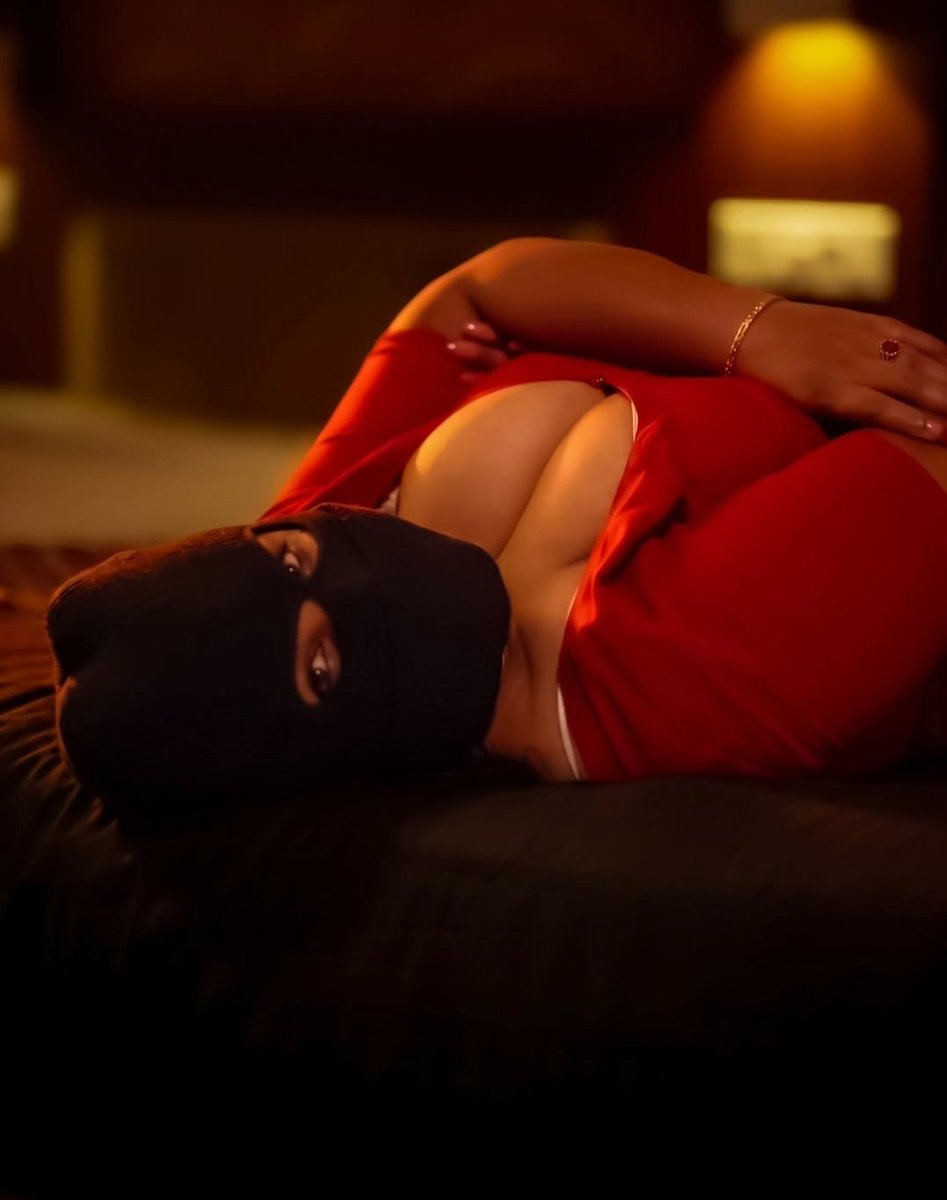 keraliya6475711's tweet photo. mallu model #reshmi 🥵🥵🥵
#frominsta https://t.co/1F2x53oLE9