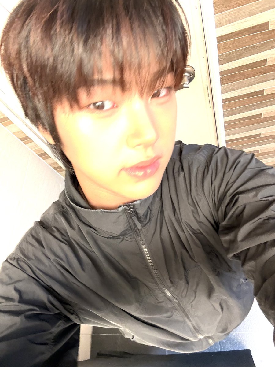 nchiveofficial's tweet photo. [#엔]

내가 너의 빛이 되어줄게☀️

🇰🇷🇫🇷🇧🇪🇬🇧🇩🇪🇹🇳🇦🇿🇧🇷🇰🇭🇹🇼🇯🇵
#NCV  #NCHIVE  #엔카이브 
#N https://t.co/arEfZsgc4P