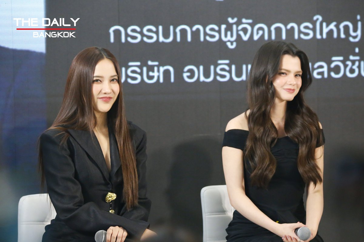 thedailybkk's tweet photo. 'ฟรีน-เบ็คกี้' Commentators สุดสวย  ในงานแถลงข่าวเปิดตัว DUO: ONE : TWO SOULS, ONE DREAM PRESS CONFERENCE ✨ เรียลลิตี้โชว์รูปแบบใหม่ของประเทศไทย

#PROJECTDUOONEPresscon
#แถลงข่าวเปิดตัวPROJECTDUOONE

#PROJECTDUOONExFreen
#PROJECTDUOONExFreenBecky

#ฟรีนสโรชา #srchafreen‌ 
#เบ็คกี้รีเบคก้า #beckysangels
#freenbecky #ฟรีนเบ็ค
