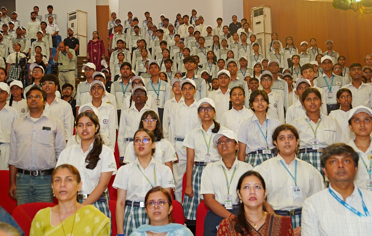 DeptHealthRes's tweet photo. @ICMRDELHI's SHINE 2026 brings school students face-to-face with health research across 83 locations

Around 30,000 students to experience health research first-hand

Two-day programme being held on 11–12 August across 83 ICMR locations
Read
https://t.co/YDS3Xi9tIP

#SHINEAtICMR https://t.co/UVtedanqoM