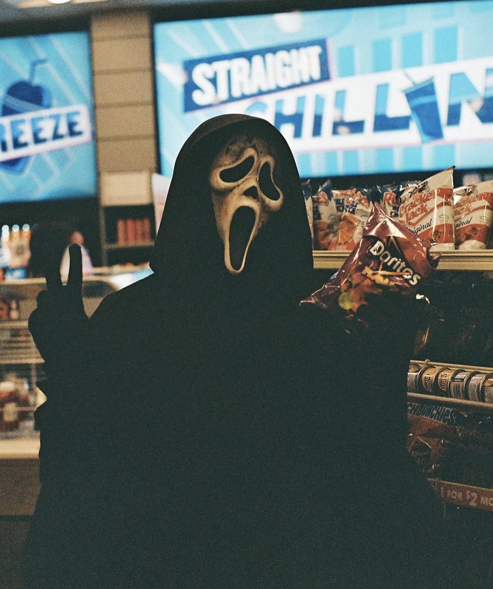 Screamm's tweet photo. Lost in the abyss. https://t.co/tHw2AD1MMA