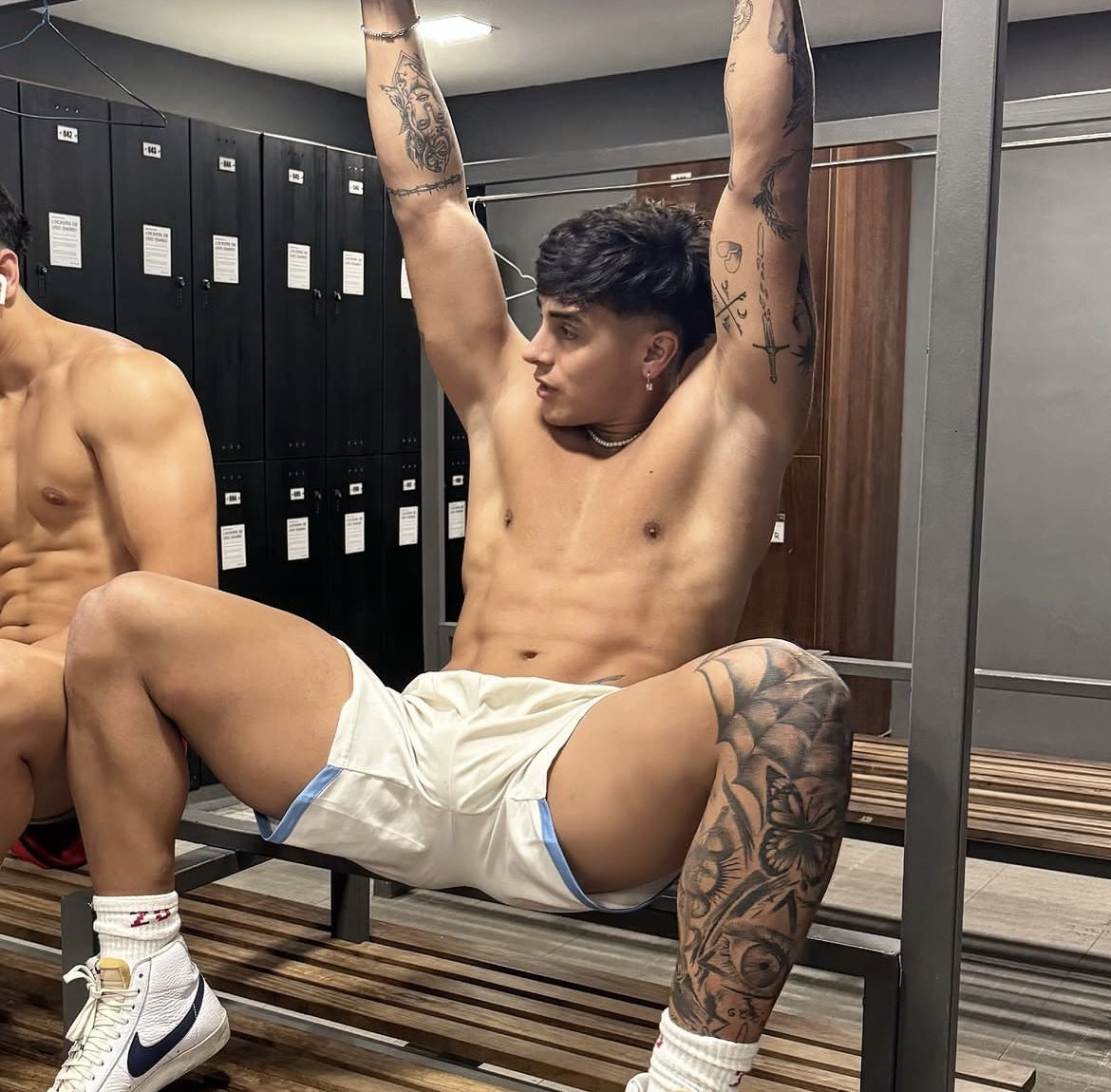bigbull124's tweet photo. “Just a quick flex before the real work starts.”
Do you really find this attractive? https://t.co/H6i9Yfi5EF