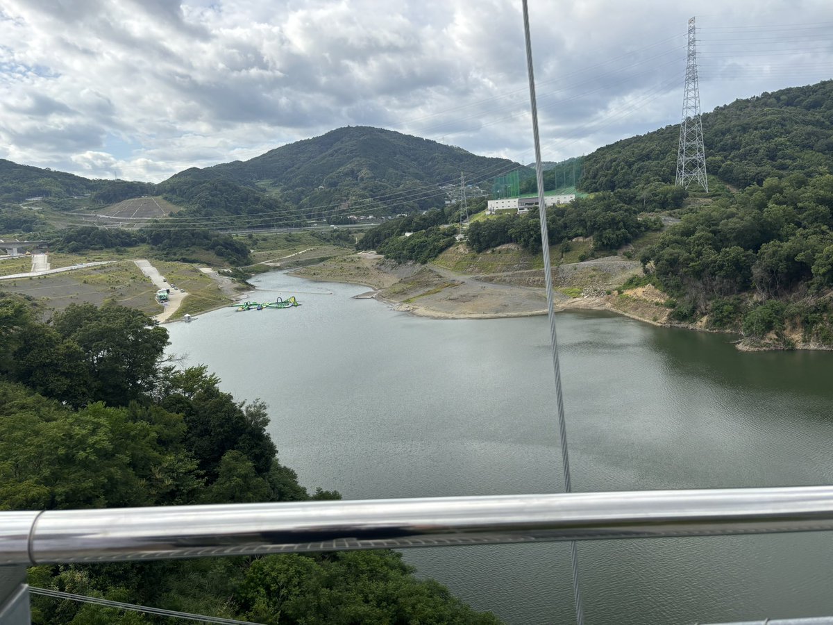 ikku_lol's tweet photo. 日本で一番長いらしい吊り橋行ってきた風気持ちよかった https://t.co/HpgxaJ8cbA