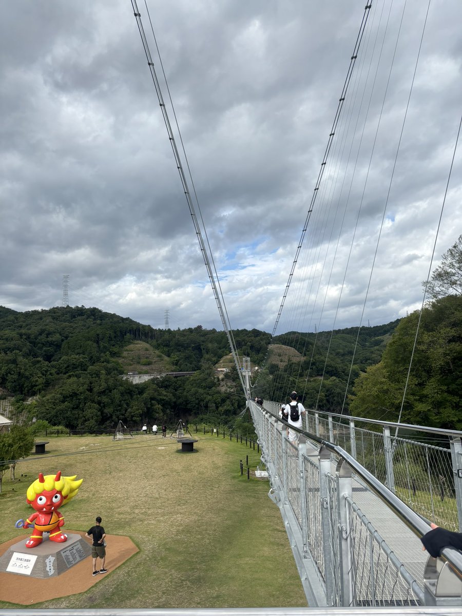 ikku_lol's tweet photo. 日本で一番長いらしい吊り橋行ってきた風気持ちよかった https://t.co/HpgxaJ8cbA