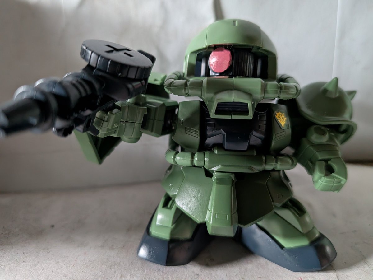 Lyferse1's tweet photo. 写真撮り直して上げ直し
#ガンプラ愛でる会
#ことの観察中

PN　リファース
機体名　新殺駆

GジェネFのザクⅡ F型をプチ改造して、
SD戦国伝の殺駆三兄弟、新殺駆を作りました
夏といえばスイカ、スイカと言えば
＼スイカ割りっ、あっスイカ割りっ！／ https://t.co/QkvJxO7XNi