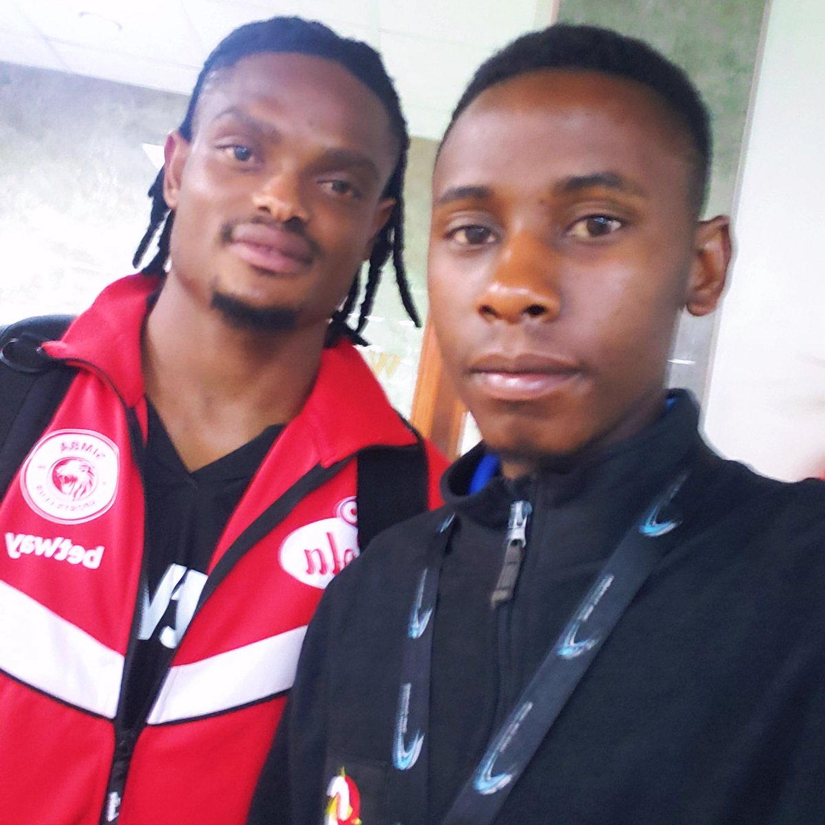 Run_Town_kid's tweet photo. Dah usimuamini mchezaji😔

kwahio tumekubaliana @seleman_mwalimu nibora kuliko @shalulile sele nibora kuliko @madevu_benzema tuliwambia shalulile ni jua la jioni haya nasikia kocha huko mazoezini kamkataa hawezi kumfikisha hata robo club bingwa aongezewe striker tuliwaambia😂 https://t.co/wWe2O3uNYy