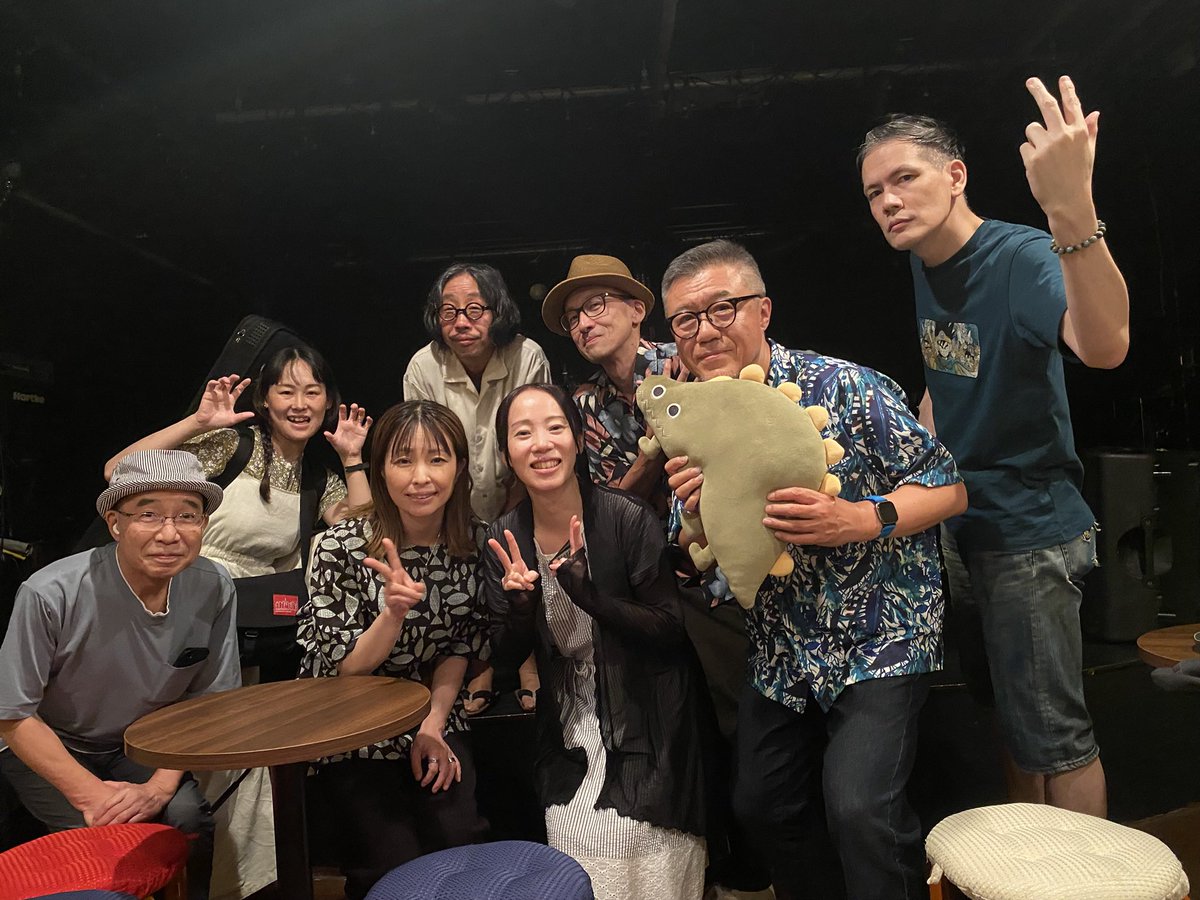 JTH_staff's tweet photo. ジャンたなかヘヴン†スタッフダイアリーを更新しました！
【LIVEレポ】20260706janlive@真昼の月 夜の太陽
⇒https://t.co/Cp6AsajdP8
7/6のライヴレポです。30分全13曲を披露したなんとも贅沢なステージの様子をお届け！
ステージや共演者の皆さんとの楽しい写真満載です。ぜひご覧ください。 https://t.co/8jqd7X7ElT