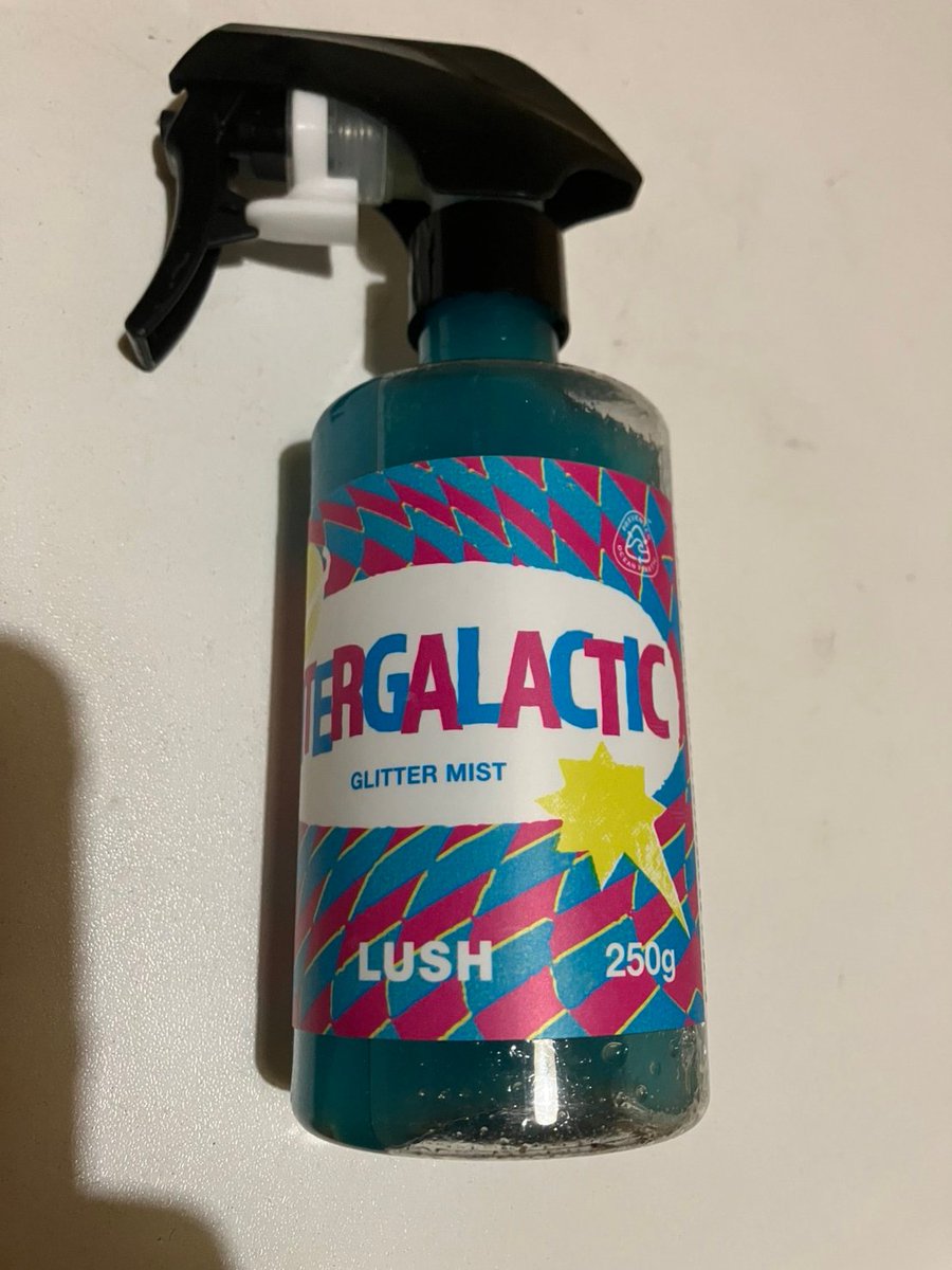 GHOST___UNKNOWN's tweet photo. うちの
LUSHインターギャラクティック グリッターミスト
がノ��ル詰まりしてカスタマーケアに連絡
新品と交換するから不良品を
送り返してとの事になりました
ねーさんカスタマーケア連絡してみて!!
#LUSH https://t.co/hGofSMnp6v