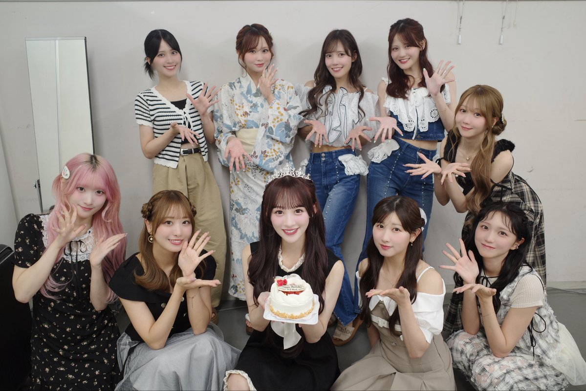 otoshima_risa's tweet photo. 対面お話会ありがとう😊
お誕生日おめでとうを
いっぱい伝えてくれて嬉しかったよ🎂

お誕生日当日に大好きなみんなと
お話できることがめちゃ幸せ💕

一緒に素敵な１年にしようね♡

メンバーみんなからも
お祝いしてもらったよ🫶🏻 https://t.co/LQsMwgspkM