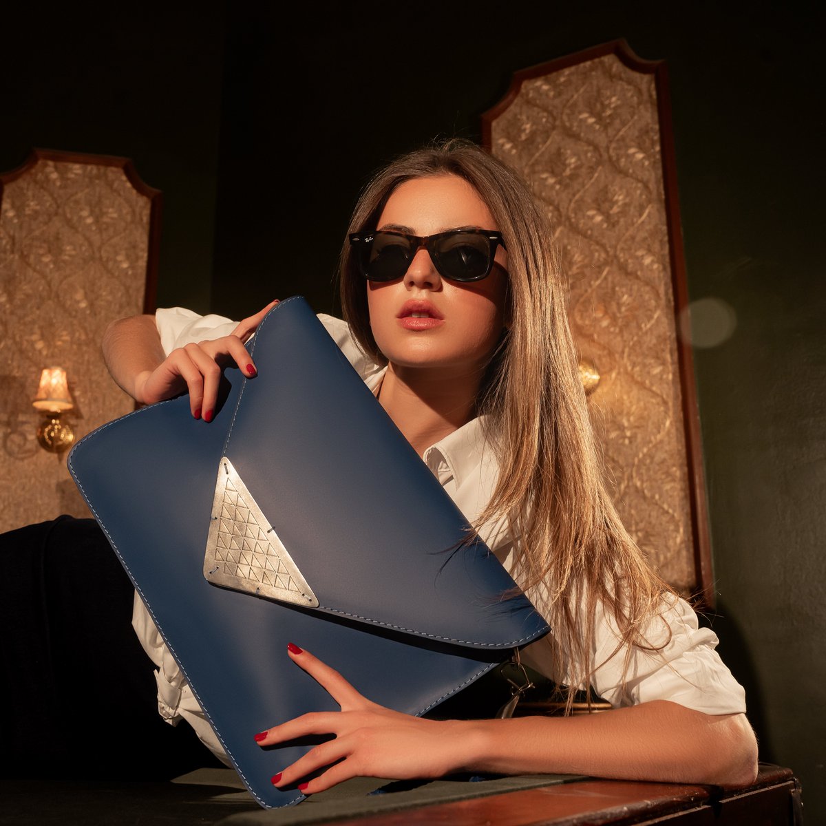 SamiAmindesigns's tweet photo. The Classic Envelope bag from our Classic collection 2026!
Available in 6 leather colors and 4 sizes.
Order yours now.
https://t.co/PCEJ4PMyxA

#SamiAminDesigns #ClassicCollection #ArtPiecesToWear https://t.co/2IMRsdgF9Y