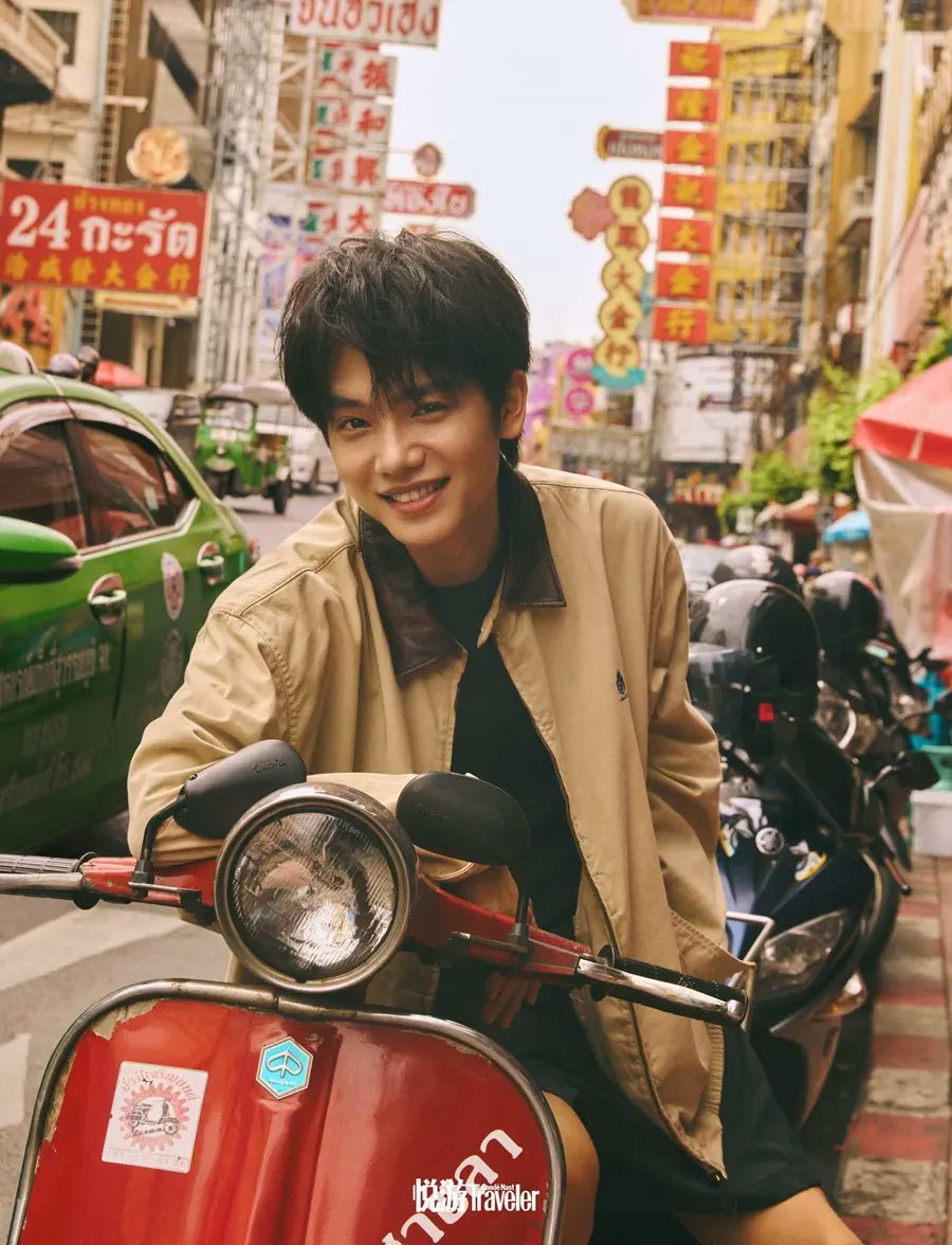 Sahamongkolfilm's tweet photo. “หวังเหยียนทง” ผู้รับบท “แต้บักเซ็ง”
ถ่ายแบบใน Condé Nast Traveller China August 2026  ที่เยาวราช 

#DearYou #จดหมายถึงอาม่าวันนี้ 
ในโรงภาพยนตร์ https://t.co/xARURdCjB0