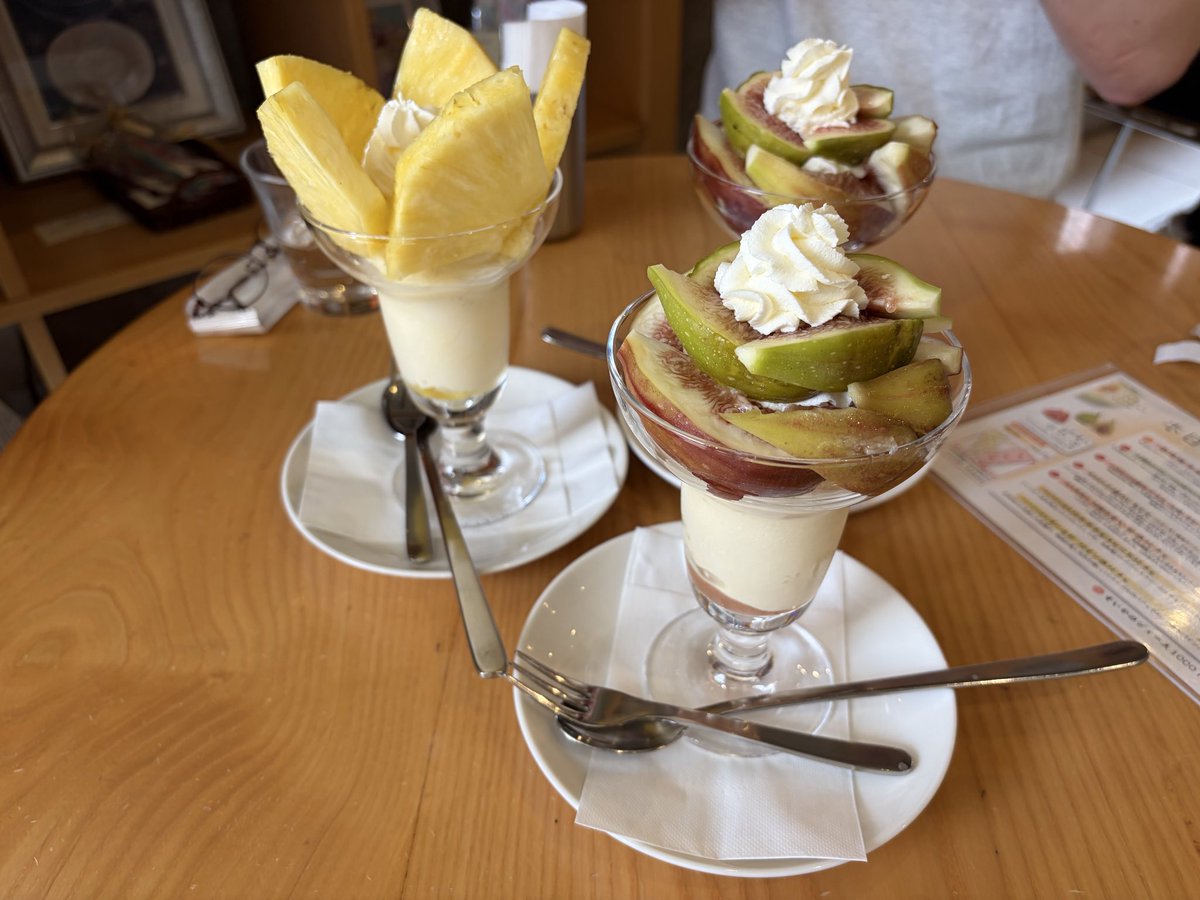 toszet's tweet photo. 3年くらい振り？の面子でオフしてきた
沢山遊んで沢山食べて沢山歩いた✨
美味しい海鮮もご馳走してもらっちゃったし、お土産もいただいたので写真でお裾分け(？) https://t.co/iz9Hl99WvK