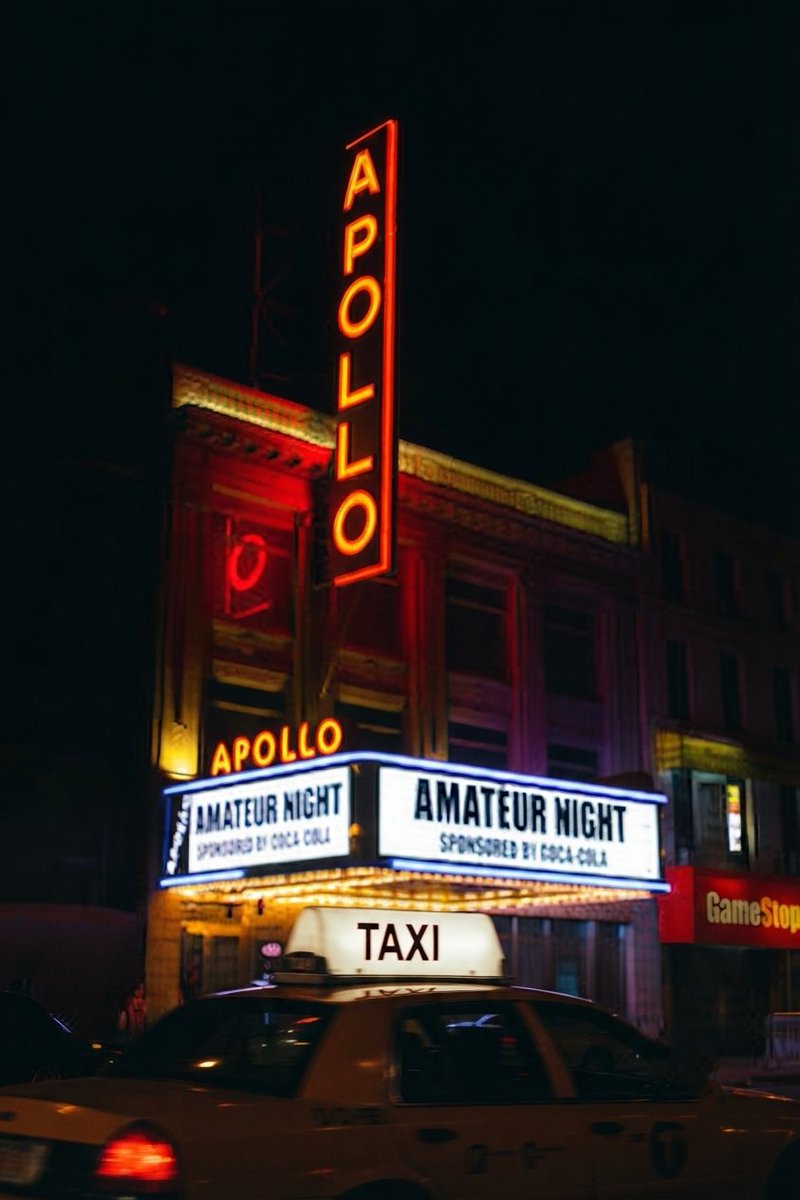 2k115crew's tweet photo. Amateur Night After Midnight.#ApolloTheater #HarlemNights #NewYorkNoir #NeonNoir #NightPhotography https://t.co/Y7vDDQUWhP