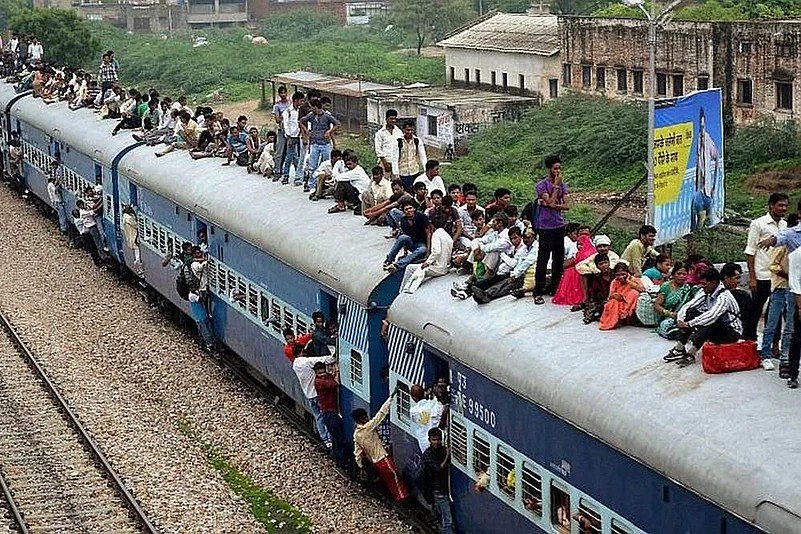 K_Krishan_A's tweet photo. @jsensarma Yeah but then trains also looked like this: https://t.co/wsMqJvqyOw
