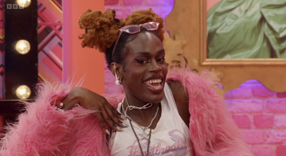 drag_zilla's tweet photo. We might be getting a new crop of Queens today, but it will always be about HER. 🔥😘 https://t.co/0FaiIYW4Y8