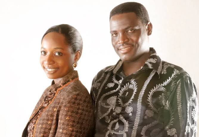 Bogeremasembe's tweet photo. GOSPEL SINGER MAGGIE KAYIMA: “GOD PROTECTED ME”.

Veteran gospel singer Maggie Kayima has shared how she repeatedly tested HIV-negative despite being in a long-term relationship with the late city pastor Augustine Yiga (Abizaayo), who was HIV-positive.

She says they were together for years before Yiga revealed around 2011 that he was living with HIV. They tested together at Mengo Hospital and later at the Joint Clinical Research Centre (JCRC). Yiga remained positive, while Maggie tested negative both times.

She later tested again in South Africa and while at Kigo Prison—also negative. Years later, after another medical check-up in the US, she says her HIV test was still negative.

Maggie acknowledges that HIV transmission is not automatic and says she respects medical science, but believes her repeated negative results were also a sign of God’s protection.

Yiga died in 2020 from complications related to his illness. Maggie says his words after seeing her results have stayed with her: “You are blessed and protected.”

She concluded: “Science can explain risk and transmission, but my faith explains something science cannot measure. God has carried me through it all. Thank You, God.”
