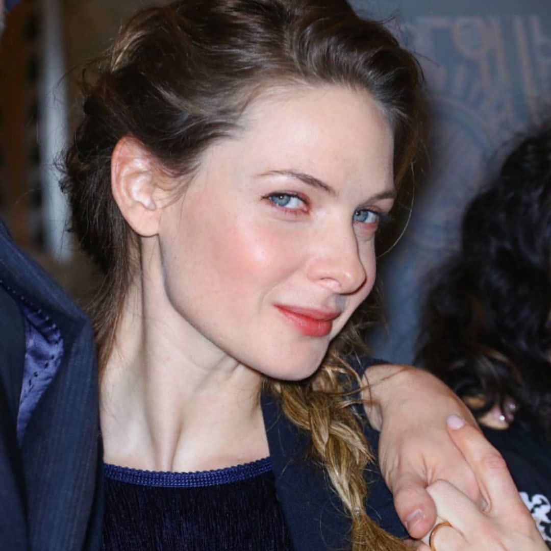 fergsbeinder's tweet photo. Rebecca Ferguson side profile, that's the tweet https://t.co/PCATKeCfZ5