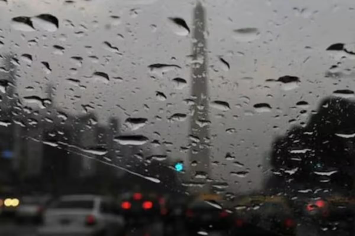 RealTimeRating's tweet photo. A partir de mañana, la lluvia llegará a Capital y el AMBA y se quedará por más de UNA SEMANA. https://t.co/HjzJRbGLQo