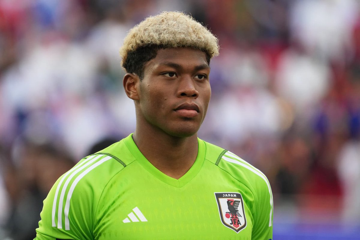 LMDPSG's tweet photo. Zion Suzuki 🇯🇵 : 35M€ 💰
Lucas Chevalier 🇫🇷 : 55M€ 💰
Matveï Safonov 🇷🇺 : 20M€ 💰

110 millions en 2 ans pour 3 gardiens. 🙄 https://t.co/EyK2QqMDUQ